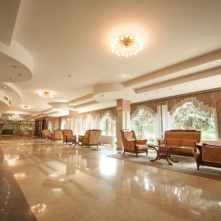 Jolly Alon Hotel Kişinev Dış mekan fotoğraf