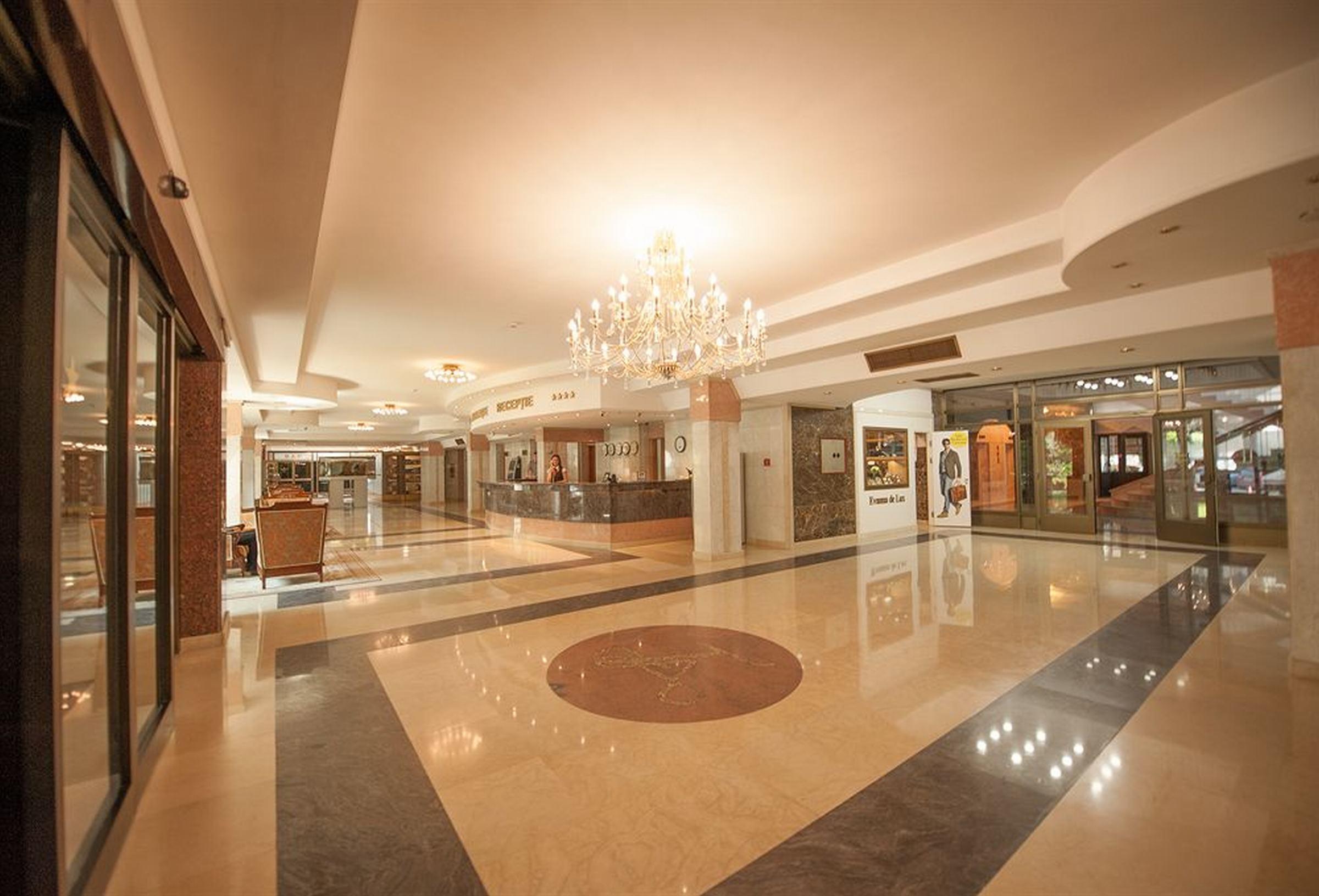 Jolly Alon Hotel Kişinev Dış mekan fotoğraf